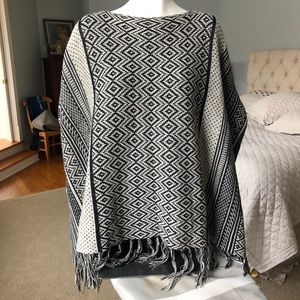 Black/Cream Poncho